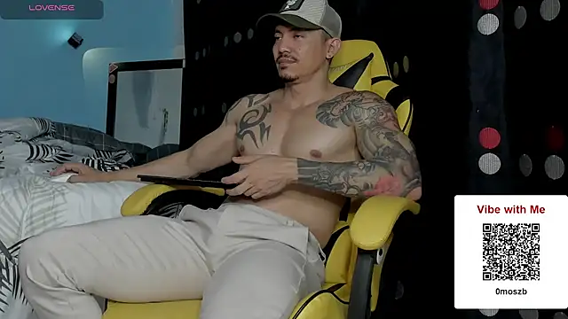 Snapshot of Alex_motta chatting on September 2025 06:13:01 AM Alex motta online show from September 2025 06:13:01 AM