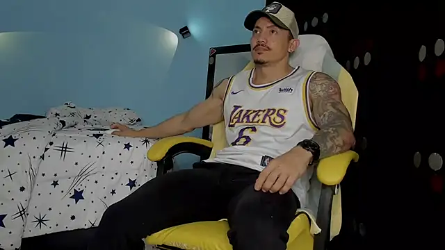 Snapshot of Alex_motta chatting on September 2025 03:09:02 AM Alex motta online show from September 2025 03:09:02 AM