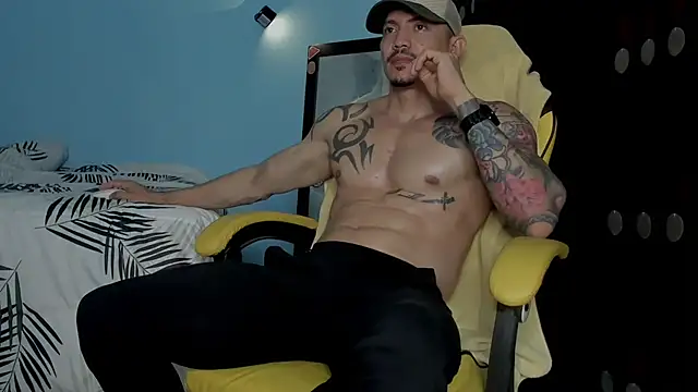 Snapshot of Alex_motta chatting on October 2025 05:39:02 AM Alex motta online show from October 2025 05:39:02 AM