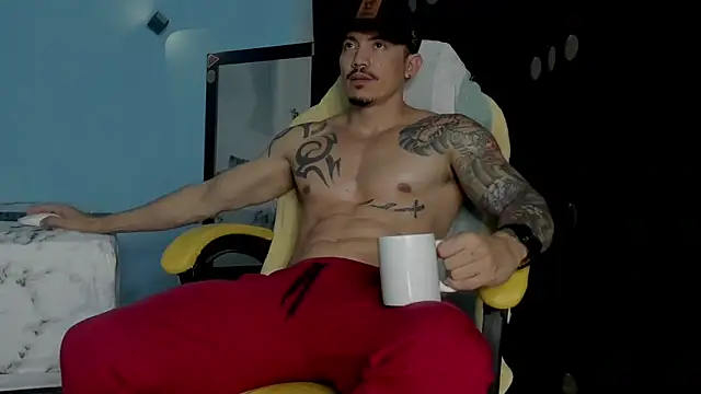 Snapshot of Alex_motta chatting on October 2025 06:36:02 AM Alex motta online show from October 2025 06:36:02 AM