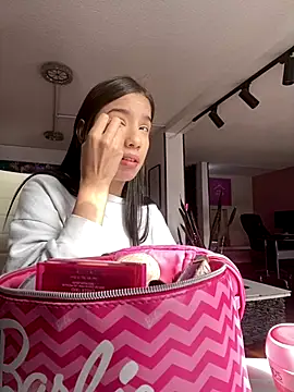 Praga Pink online show from November 2025 01:32:02 PM