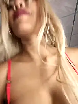 Snapshot of lianisrose chatting on March 2026 11:35:01 PM lianisrose online show from March 2026 11:35:01 PM