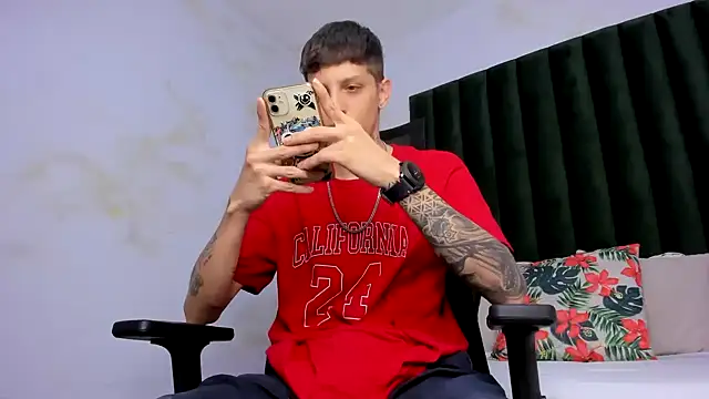 Snapshot of Adam_hard_ chatting on March 2025 08:42:02 PM Adam hard  online show from March 2025 08:42:02 PM