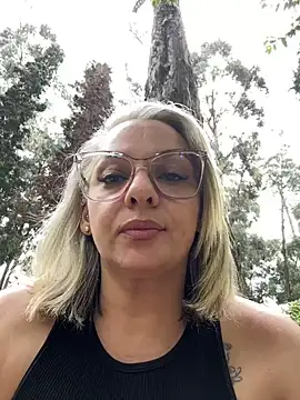 Snapshot of Aligoldbottom chatting on December 2024 04:04:02 PM Aligoldbottom online show from December 2024 04:04:02 PM