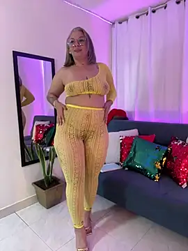 Snapshot of Aligoldbottom chatting on December 2024 03:59:02 PM Aligoldbottom online show from December 2024 03:59:02 PM