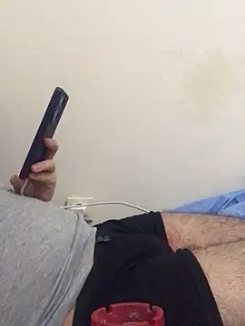 Snapshot of cshn001 chatting on February 2025 09:13:01 PM cshn001 online show from February 2025 09:13:01 PM