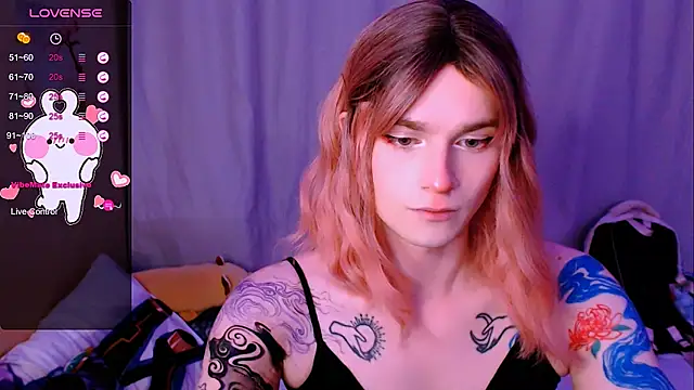 Snapshot of Alice_Hells chatting on April 2026 03:09:02 PM Alice Hells online show from April 2026 03:09:02 PM