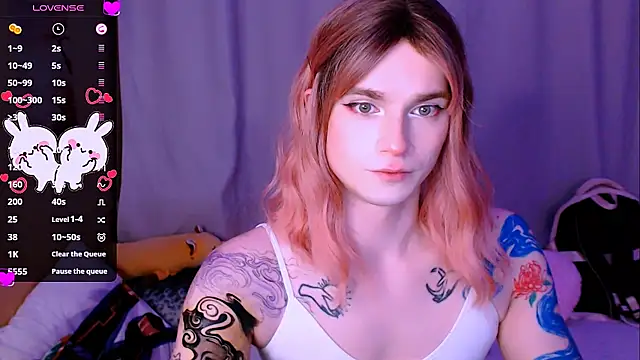 Snapshot of Alice_Hells chatting on April 2026 05:43:01 PM Alice Hells online show from April 2026 05:43:01 PM