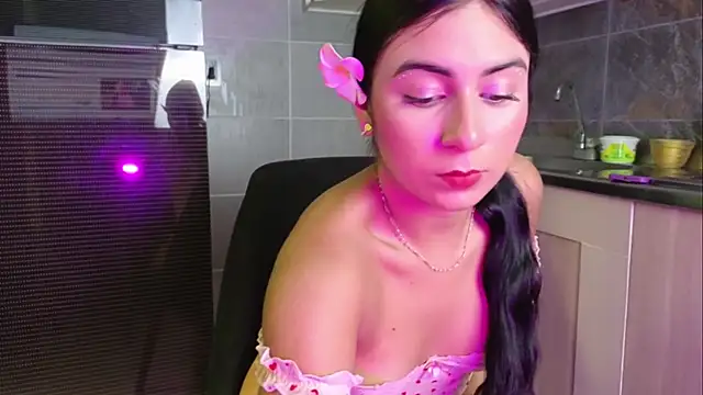 Snapshot of GABYTAYLOR_ chatting on October 2025 01:40:02 PM GABYTAYLOR  online show from October 2025 01:40:02 PM