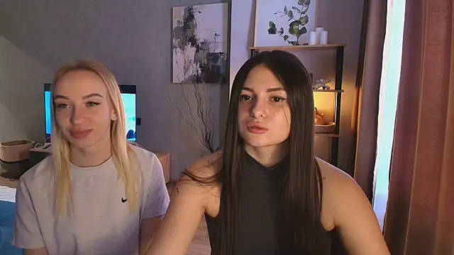 Snapshot of ShySonya chatting on November 2025 10:59:02 AM ShySonya online show from November 2025 10:59:02 AM