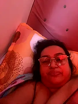 Snapshot of GiaNahomi chatting on December 2024 01:13:02 PM GiaNahomi online show from December 2024 01:13:02 PM