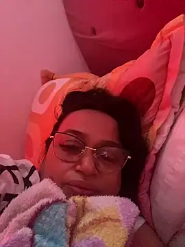 Snapshot of GiaNahomi chatting on December 2024 02:15:01 PM GiaNahomi online show from December 2024 02:15:01 PM