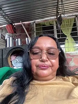 Snapshot of GiaNahomi chatting on December 2024 01:30:02 PM GiaNahomi online show from December 2024 01:30:02 PM