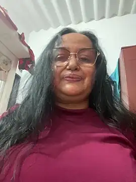 Snapshot of GiaNahomi chatting on January 2025 01:04:02 AM GiaNahomi online show from January 2025 01:04:02 AM