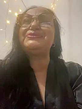 Snapshot of GiaNahomi chatting on January 2025 11:18:01 PM GiaNahomi online show from January 2025 11:18:01 PM