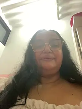 Snapshot of GiaNahomi chatting on January 2025 04:04:01 AM GiaNahomi online show from January 2025 04:04:01 AM