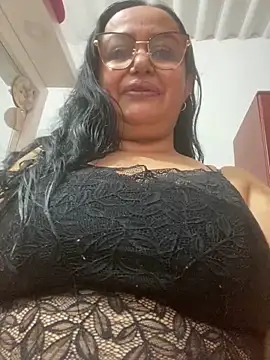 Snapshot of GiaNahomi chatting on January 2025 10:40:01 PM GiaNahomi online show from January 2025 10:40:01 PM