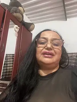 Snapshot of GiaNahomi chatting on January 2025 11:31:01 PM GiaNahomi online show from January 2025 11:31:01 PM