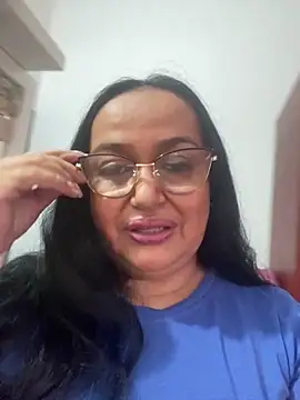 Snapshot of GiaNahomi chatting on January 2025 10:25:02 PM GiaNahomi online show from January 2025 10:25:02 PM