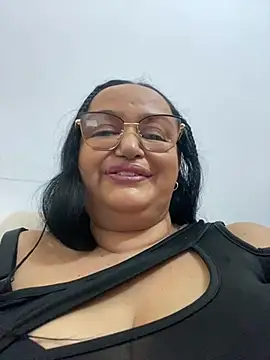 Snapshot of GiaNahomi chatting on January 2025 03:39:01 AM GiaNahomi online show from January 2025 03:39:01 AM