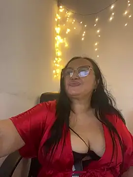 Snapshot of GiaNahomi chatting on January 2025 06:15:02 AM GiaNahomi online show from January 2025 06:15:02 AM