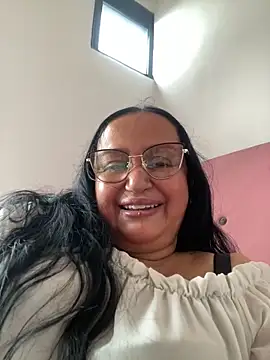 Snapshot of GiaNahomi chatting on January 2025 08:31:02 PM GiaNahomi online show from January 2025 08:31:02 PM