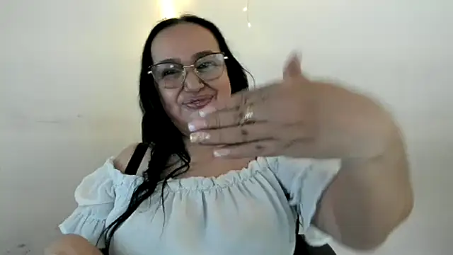 Snapshot of GiaNahomi chatting on January 2025 02:35:01 AM GiaNahomi online show from January 2025 02:35:01 AM