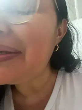 Snapshot of GiaNahomi chatting on February 2025 03:06:01 AM GiaNahomi online show from February 2025 03:06:01 AM