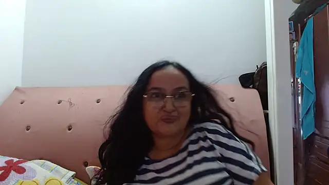 Snapshot of GiaNahomi chatting on February 2025 08:05:01 PM GiaNahomi online show from February 2025 08:05:01 PM