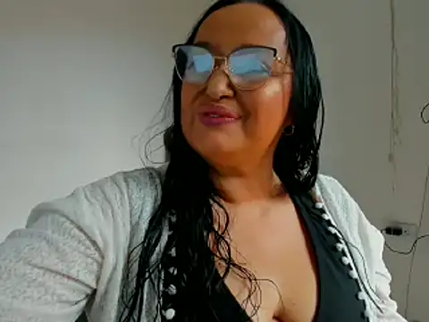 Snapshot of GiaNahomi chatting on March 2025 09:31:02 PM GiaNahomi online show from March 2025 09:31:02 PM