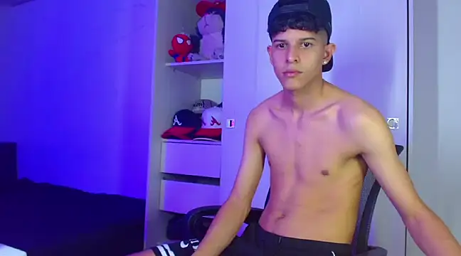 Snapshot of LiamGadiell chatting on February 2025 02:53:02 AM LiamGadiell online show from February 2025 02:53:02 AM