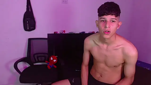 Snapshot of LiamGadiell chatting on February 2025 11:33:01 AM LiamGadiell online show from February 2025 11:33:01 AM