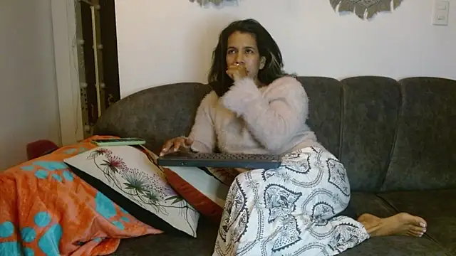 Snapshot of Vanessa_Aniston chatting on April 2026 02:14:01 AM Vanessa Aniston online show from April 2026 02:14:01 AM