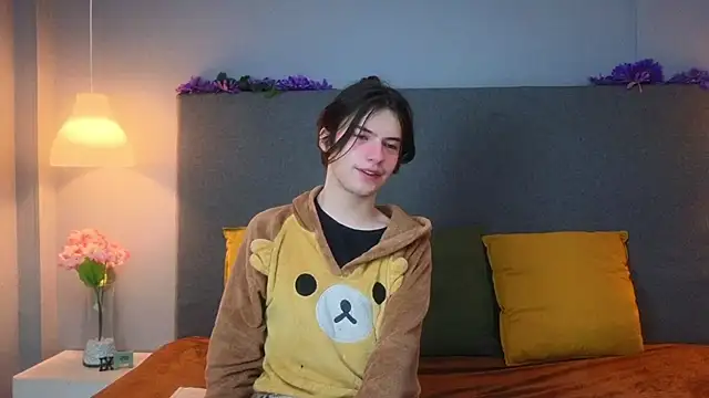 Angel shiny online show from January 2025 04:00:01 AM