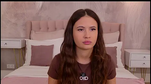 milaleoneli online show from February 2026 02:59:02 PM