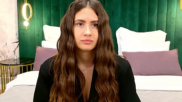 milaleoneli online show from March 2026 02:56:01 PM