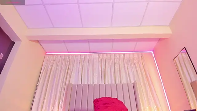 Snapshot of Aliison_Smith chatting on January 2025 02:52:01 AM Aliison Smith online show from January 2025 02:52:01 AM