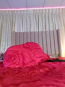 Snapshot of Aliison_Smith chatting on February 2025 06:40:01 AM Aliison Smith online show from February 2025 06:40:01 AM