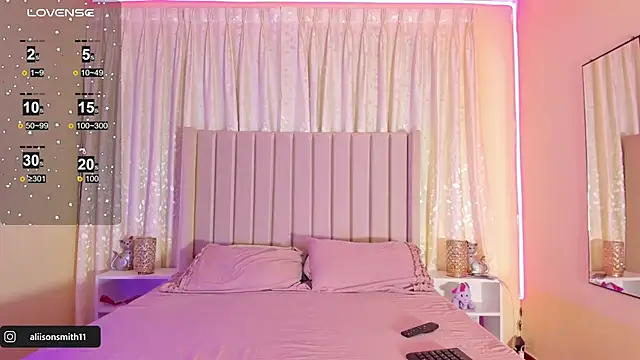 Snapshot of Aliison_Smith chatting on March 2025 11:43:02 PM Aliison Smith online show from March 2025 11:43:02 PM