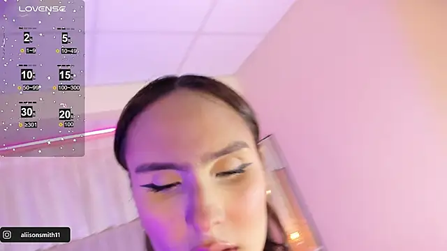 Snapshot of Aliison_Smith chatting on March 2025 05:11:02 AM Aliison Smith online show from March 2025 05:11:02 AM