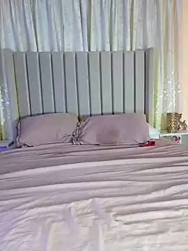 Snapshot of Aliison_Smith chatting on March 2025 06:07:02 AM Aliison Smith online show from March 2025 06:07:02 AM