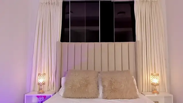 Snapshot of Aliison_Smith chatting on April 2026 04:50:02 AM Aliison Smith online show from April 2026 04:50:02 AM