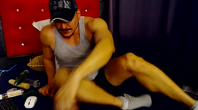 Snapshot of theroomboy chatting on December 2024 12:23:01 AM theroomboy online show from December 2024 12:23:01 AM