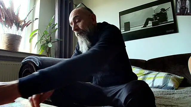 Kingsscepter online show from March 2025 11:20:01 AM