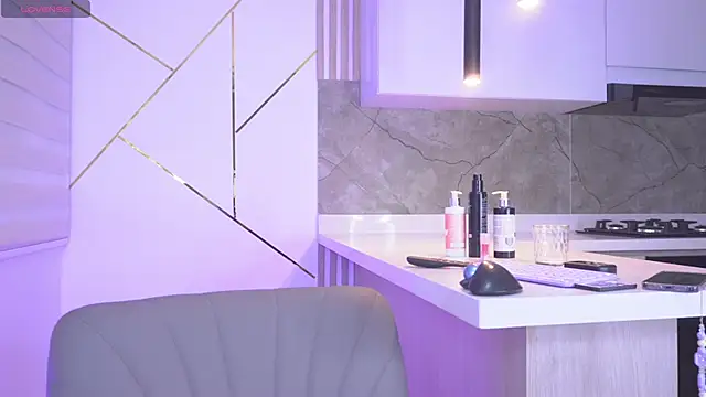 Snapshot of b3llaspringg chatting on January 2025 11:26:01 PM b3llaspringg online show from January 2025 11:26:01 PM