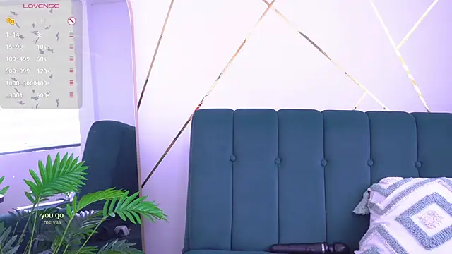 Snapshot of b3llaspringg chatting on September 2025 08:13:01 PM b3llaspringg online show from September 2025 08:13:01 PM