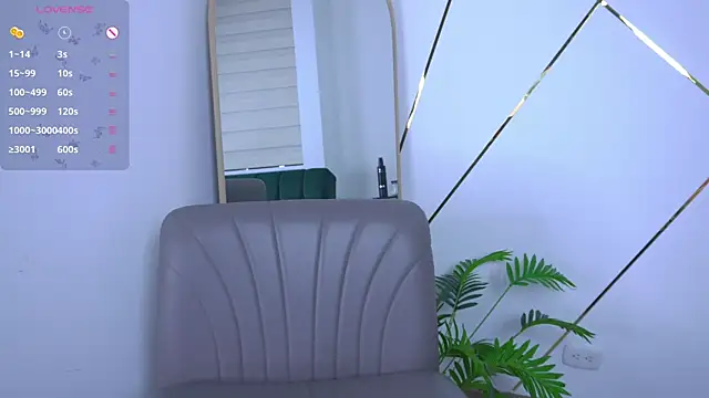 Snapshot of b3llaspringg chatting on October 2025 11:27:01 PM b3llaspringg online show from October 2025 11:27:01 PM