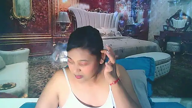 Snapshot of IndianYummy chatting on December 2024 06:03:02 AM IndianYummy online show from December 2024 06:03:02 AM