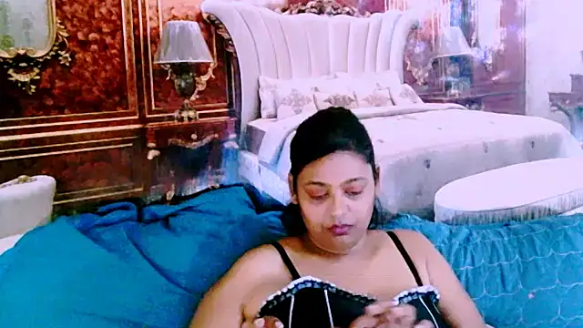 Snapshot of IndianYummy chatting on December 2024 02:41:01 AM IndianYummy online show from December 2024 02:41:01 AM