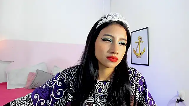 naomiii   online show from September 2025 12:19:01 PM